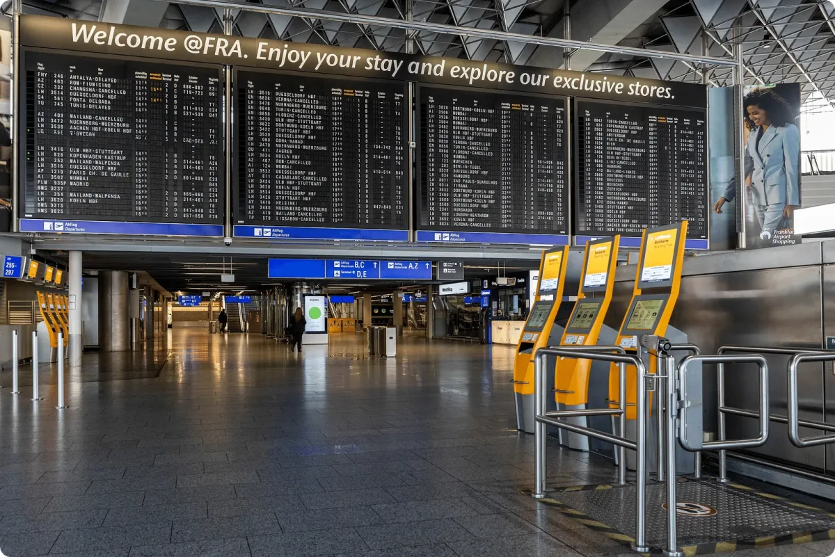 Image of empty airport demonstrating off-peak times. Optimize staff and resources with real-time crowd density analytics