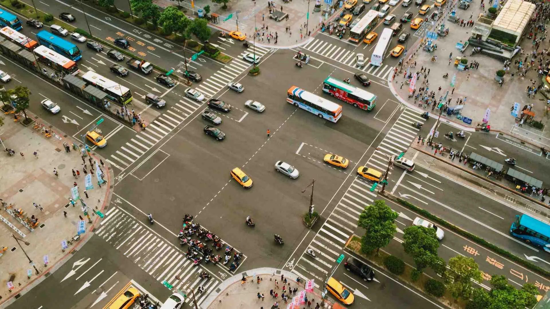 Busy intersection perfect for a LiDAR-based ITS solution